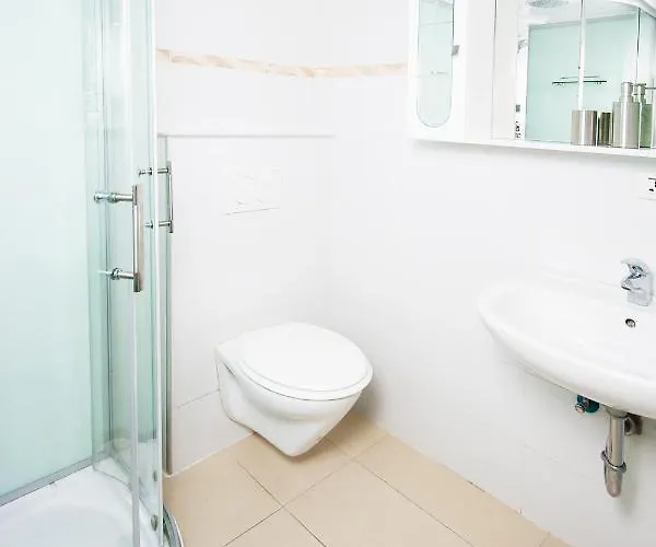 Mia לינה וארוחת בוקר