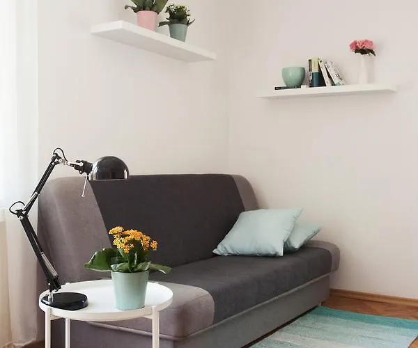 Nočitev z zajtrkom Mia *